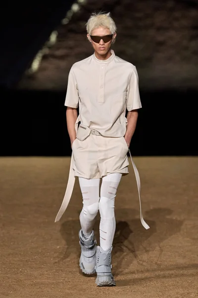 Look 12
